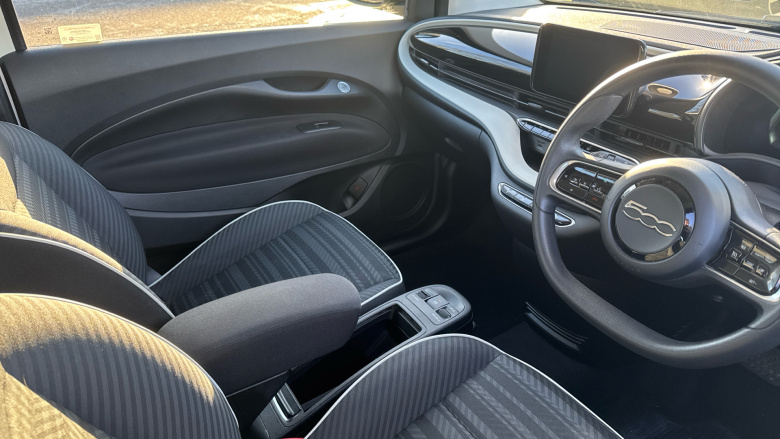 Fiat 500 87kW Passion 42kWh 3dr Auto Electric Hatchback